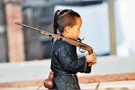 在中国，这个地方的人都可以带枪（公安部特批）图片