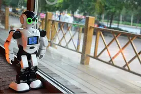 城市漫步小E机器人的三种玩法，最后一种最有挑战图片