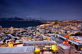 极光蓝色冰川梦幻国度-冰岛，旅游全攻略 私奔去看极光！图片