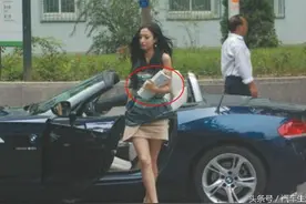 现在学生都开这些车上学，就连校长都比不上了！图片