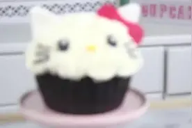 如何制作一个巨大的 Hello Kitty凯蒂猫的蛋糕视频封面