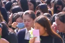 乔任梁追悼会举行 大批艺人好友到场送别视频封面