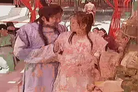 穿越女找皇上要赏赐，说出自己想要东西后竟引起他大笑，太古怪了