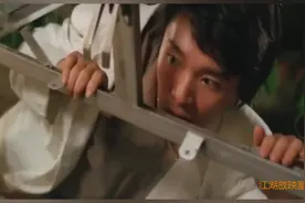 周星驰从窗户爬进周慧敏房间，没想到自己女朋友要跟别人结婚！视频封面