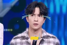 薛之谦被爆签名照38元一套！视频封面