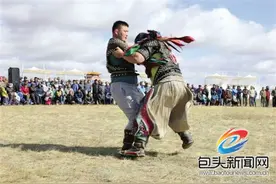 达茂旗代表队在“512人制搏克”团体赛上夺冠图片