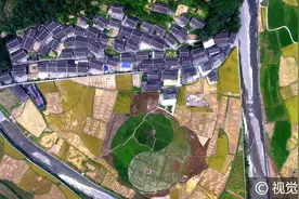 “飞阅”湖南湘西苗寨，俯瞰大美金秋图片