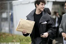 想甩路人几条街？快跟着时装精们这么穿图片