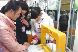 江苏流动科技馆大丰分馆开放 可提供科普教育图片