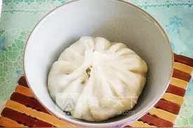 萝卜缨（萝卜叶）馅烫面包子图片