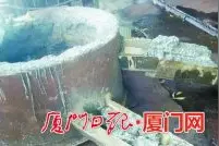 回收电动车旧电池非法炼铅图片