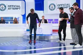 阿森纳球星拉姆塞破吉尼斯纪录 30秒颠高球61次图片