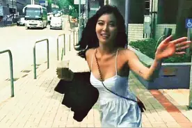 韩国女歌手泫雅上节目脸发福 被质疑整容图片
