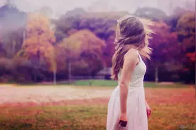 每日一句泰语： 有时候，向后走是为了要向前跳得更远图片