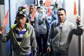 险被遗忘的人质图片