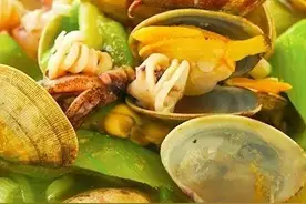 清甜鲜美的丝瓜煮双鲜图片