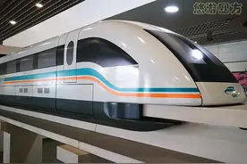 贴地飞行，上海磁悬浮列车时速430公里，老外乘客不淡定了！图片