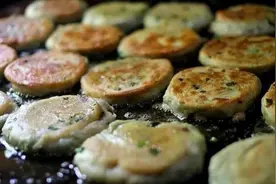 阿大葱油饼制作工艺大揭秘
