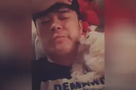 陈赫在线求助，我家狗狗总爱舔我，怎么办