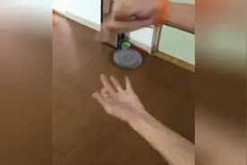 魔术大揭秘~不可思议空中旋转扑克牌视频封面