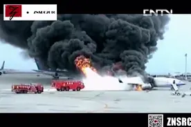 实拍飞机爆炸！165人不到90秒的逃生时间，4出口个不能用