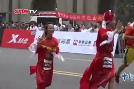 跑友都赞南京马拉松:一路上风景无限视频封面