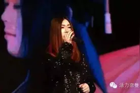 劲爆西单女孩倾情助阵《奈曼民间春晚》现场那叫一个嗨呀！图片