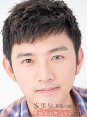 男生们也不例外,只是圆脸男生弄什么发型好看呢?