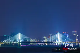 越夜越美丽（3）：湘江北去银盆岭 青枫浦上北大桥图片