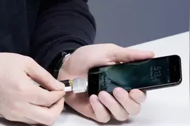 一招让你的iPhone7耳机插孔回归！视频封面