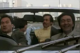 周星驰开跑车带农村老爸兜风，这次终于没装逼了视频封面