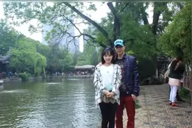 马龙为保护女友首公开恋情：八年不易 我们很好视频封面