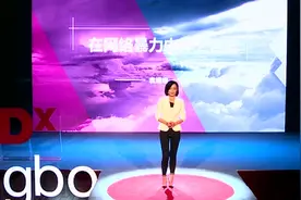 袁姗姗脚踩夸张高跟鞋秀大长腿 获粉丝赠送拍立得爱不释手视频封面