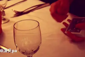 纸牌魔术，迅速变牌，最后消失，你一看就懂图片