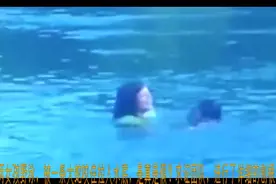 在两个小女孩野泳视频中，被一条大蛇咬住拖入水底死亡，详细解迷视频封面