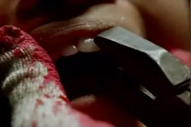 美女因为咬人，被变态男把牙拔掉视频封面