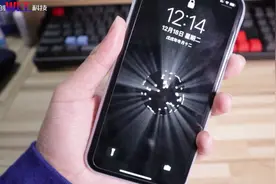 iPhone上最近很火的壁纸：点亮屏幕就会发光，带出去很吸睛