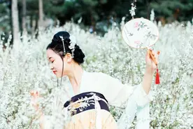 小说：女友摔断腿终身残废，男友安慰求婚，第二天却娶了他人图片