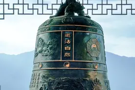 小说：穿越成纨绔世子，小伙突然对管家非常疏远，这让管家很心慌图片