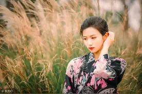 小说：小伙和合租女室友去上学，竟成全校男生公敌，女室友是校花图片