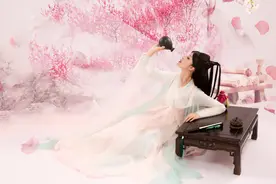 小说：重生末日来临之前，她一周花了十几亿购买物资，空间装满了图片