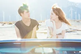 小说：继妹挽着未婚夫，想向姐姐炫耀，却发现未婚夫紧紧盯着姐姐图片