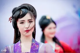 小说：漂亮女生站在哥哥身边，她突然很难过：那是哥哥的女朋友吧图片