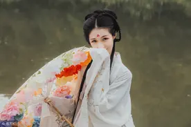 小说：贵妃娘娘来找茬，被皇后啪啪啪打脸图片