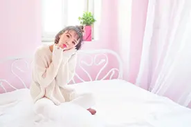 小说：男友爱上了闺蜜，执意要和她分手。图片