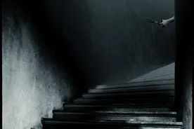 小说：被老鬼追杀，小伙坦白自己能克制阴邪，美女得知当场下狠手图片