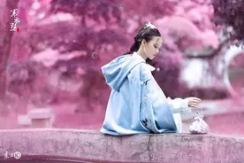 小说：美色置于前，心不动者，矫也。借色伐人，智也！图片