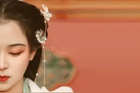 小说：大户人家遇见土匪，拼命，她偷看，一把刀架在了她的脖子上图片