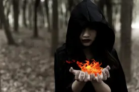 小说：小伙穿越后天赋逆天，被争相收徒，没想到却是老六分身。图片