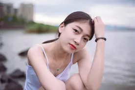 小说：爸爸出车祸，奶奶把责任推到孙女身上，说她是不祥之人图片